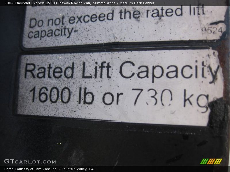 Summit White / Medium Dark Pewter 2004 Chevrolet Express 3500 Cutaway Moving Van