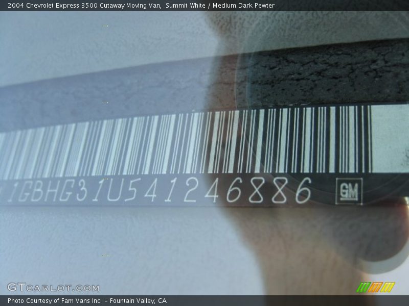 Summit White / Medium Dark Pewter 2004 Chevrolet Express 3500 Cutaway Moving Van