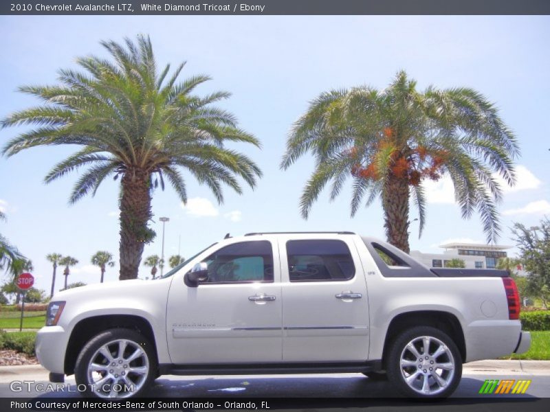 White Diamond Tricoat / Ebony 2010 Chevrolet Avalanche LTZ