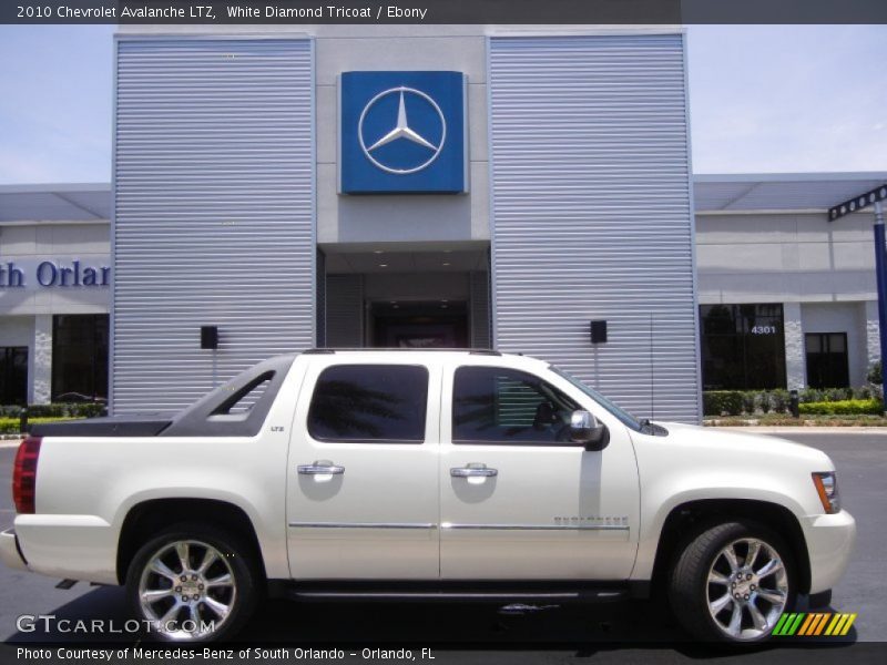 White Diamond Tricoat / Ebony 2010 Chevrolet Avalanche LTZ