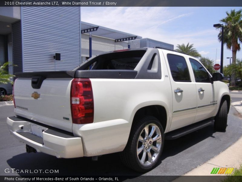 White Diamond Tricoat / Ebony 2010 Chevrolet Avalanche LTZ