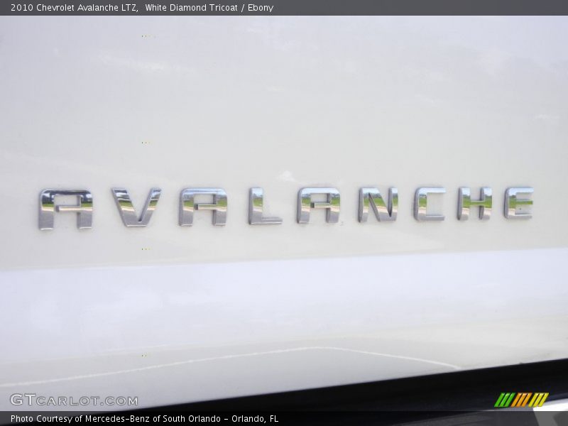 White Diamond Tricoat / Ebony 2010 Chevrolet Avalanche LTZ