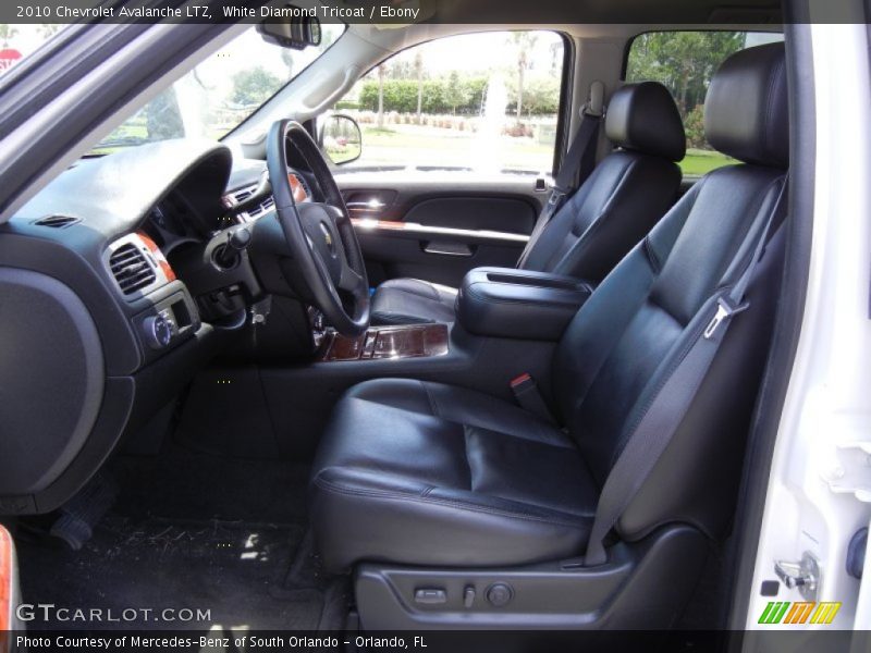 White Diamond Tricoat / Ebony 2010 Chevrolet Avalanche LTZ