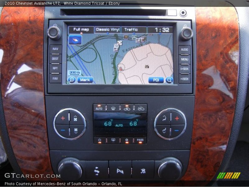 White Diamond Tricoat / Ebony 2010 Chevrolet Avalanche LTZ