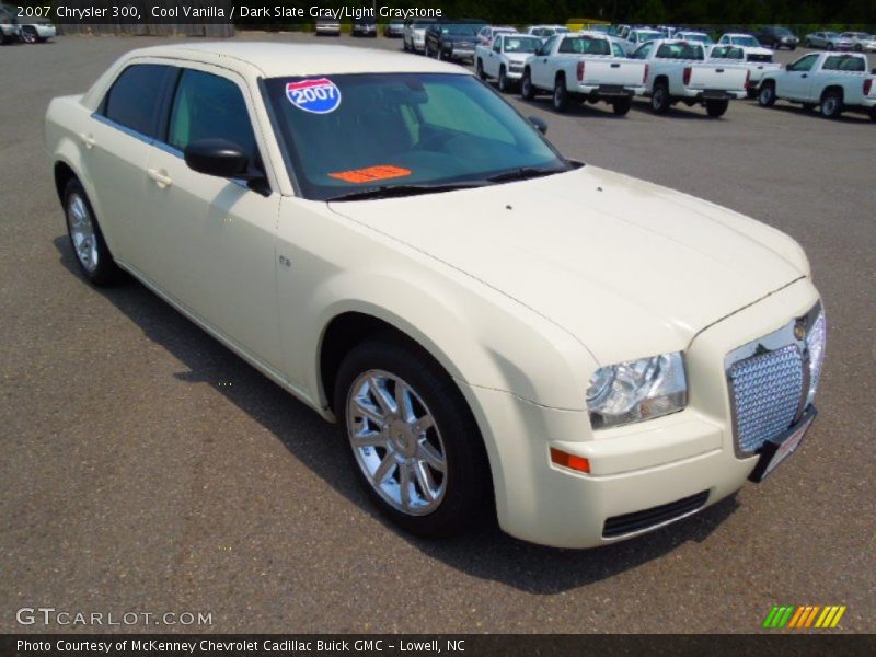 Cool Vanilla / Dark Slate Gray/Light Graystone 2007 Chrysler 300