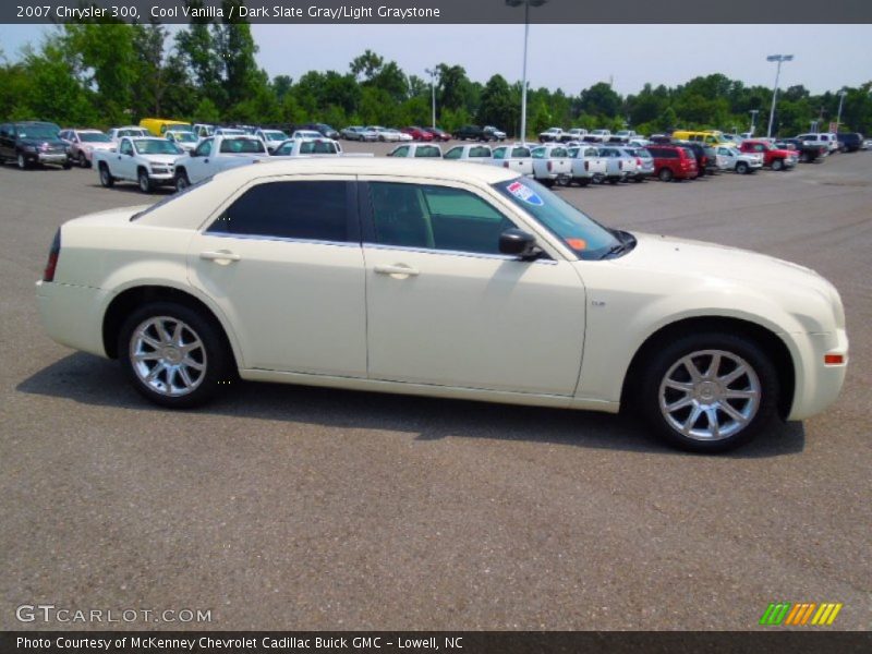 Cool Vanilla / Dark Slate Gray/Light Graystone 2007 Chrysler 300