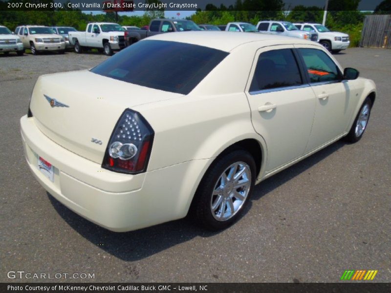 Cool Vanilla / Dark Slate Gray/Light Graystone 2007 Chrysler 300