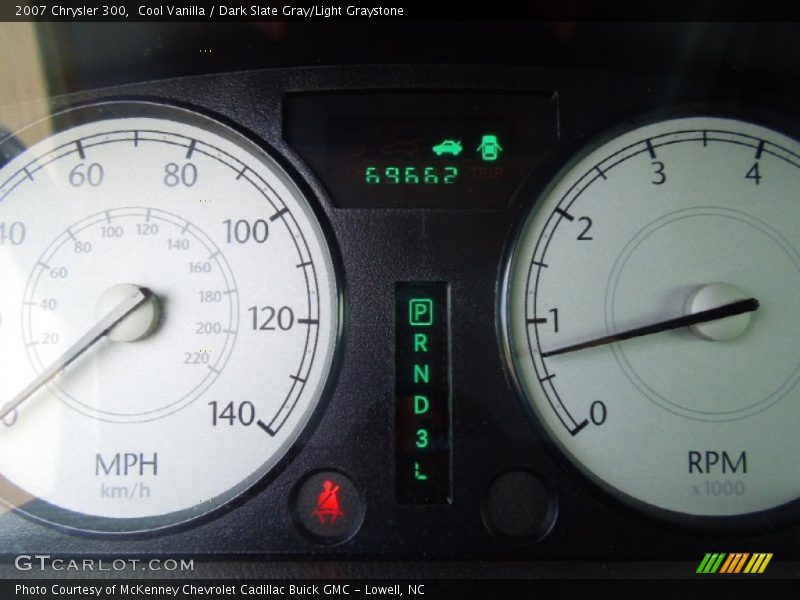 Cool Vanilla / Dark Slate Gray/Light Graystone 2007 Chrysler 300