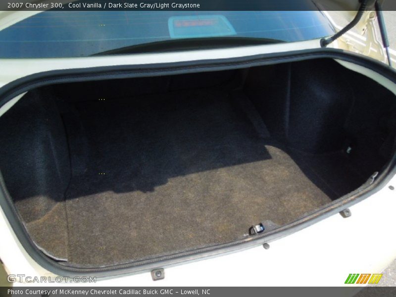 Cool Vanilla / Dark Slate Gray/Light Graystone 2007 Chrysler 300