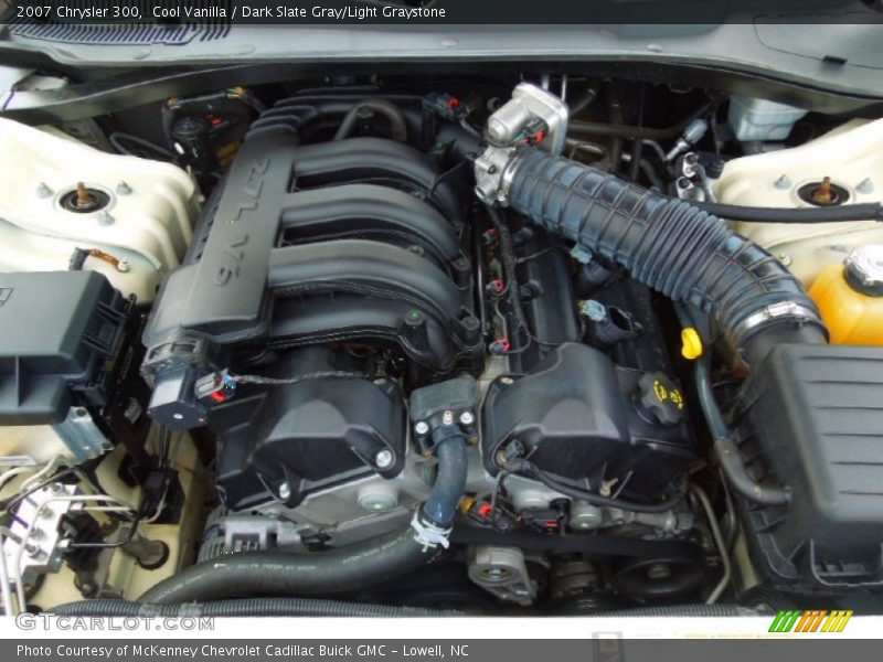 Cool Vanilla / Dark Slate Gray/Light Graystone 2007 Chrysler 300