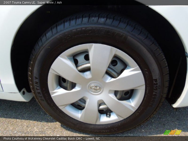 Super White / Ash 2007 Toyota Camry LE