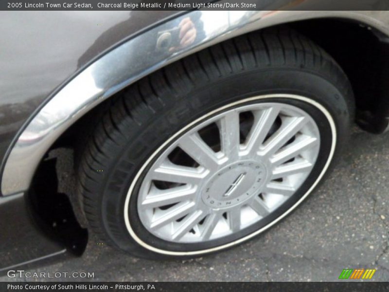 Charcoal Beige Metallic / Medium Light Stone/Dark Stone 2005 Lincoln Town Car Sedan