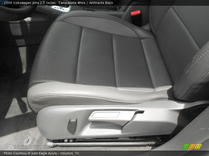 Campanella White / Anthracite Black 2006 Volkswagen Jetta 2.5 Sedan