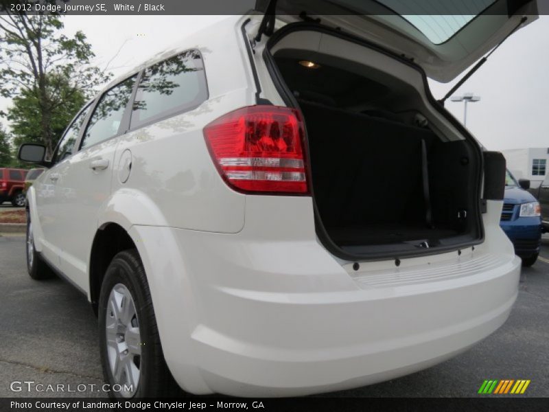 White / Black 2012 Dodge Journey SE