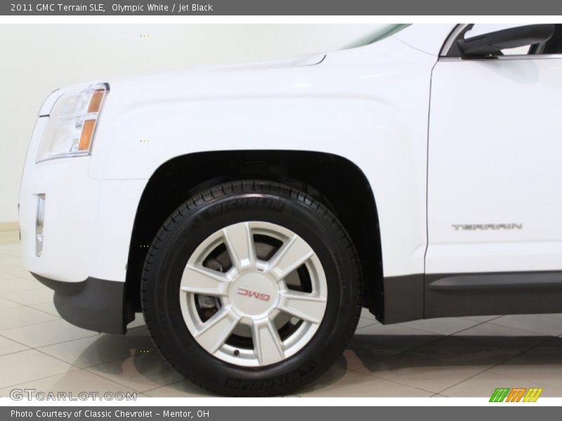 Olympic White / Jet Black 2011 GMC Terrain SLE
