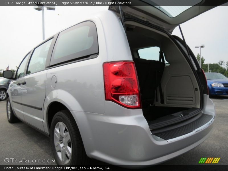 Bright Silver Metallic / Black/Light Graystone 2012 Dodge Grand Caravan SE