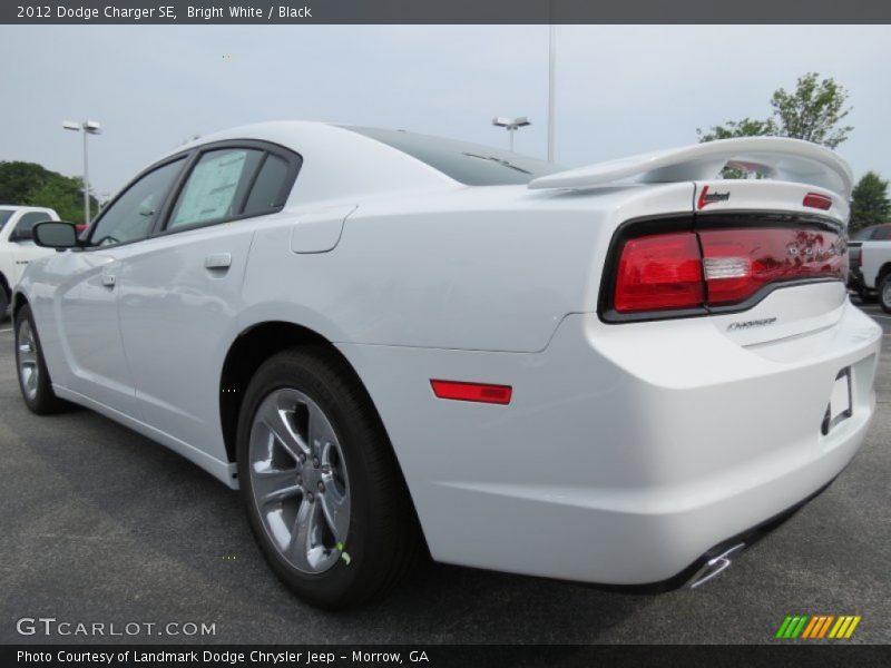 Bright White / Black 2012 Dodge Charger SE