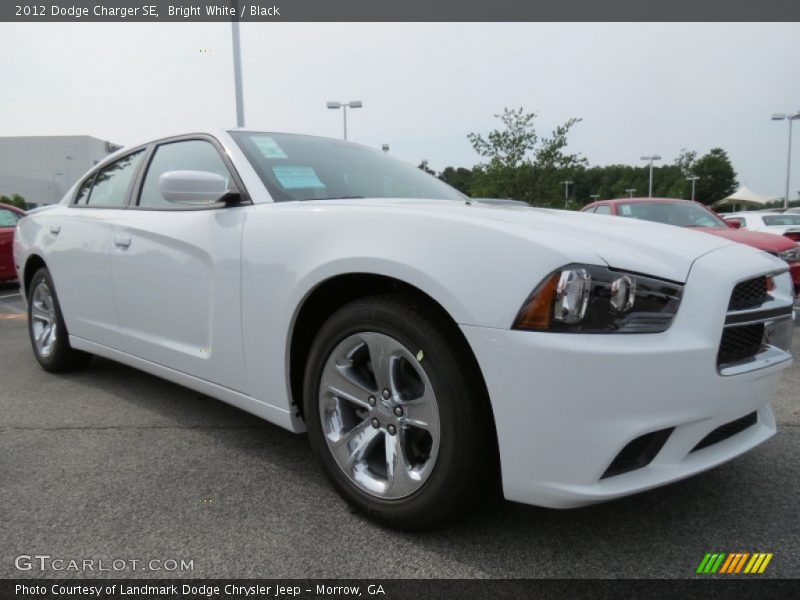Bright White / Black 2012 Dodge Charger SE