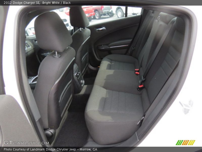Bright White / Black 2012 Dodge Charger SE