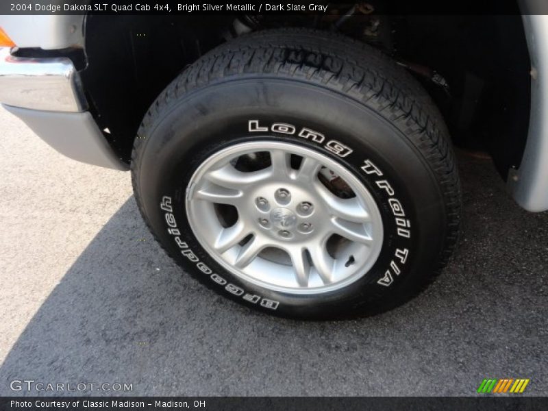 Bright Silver Metallic / Dark Slate Gray 2004 Dodge Dakota SLT Quad Cab 4x4