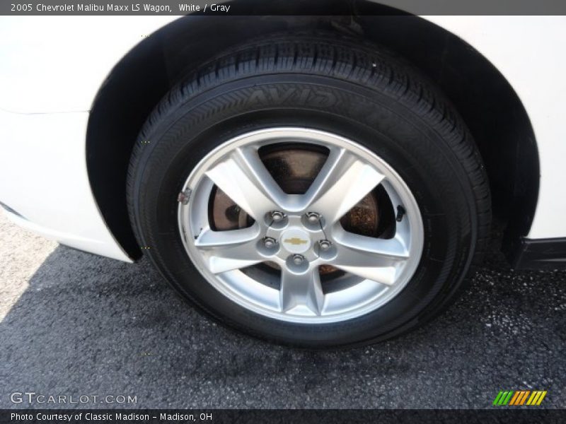 White / Gray 2005 Chevrolet Malibu Maxx LS Wagon