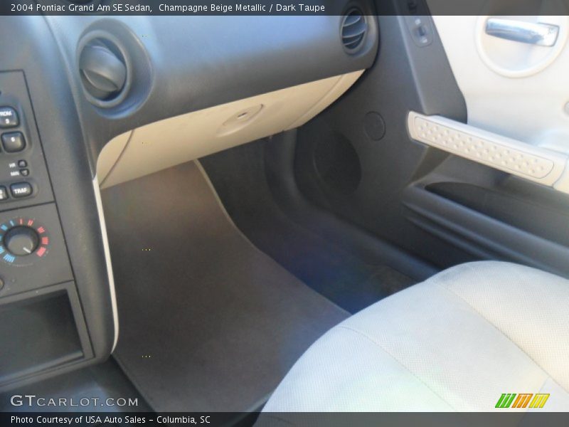 Champagne Beige Metallic / Dark Taupe 2004 Pontiac Grand Am SE Sedan