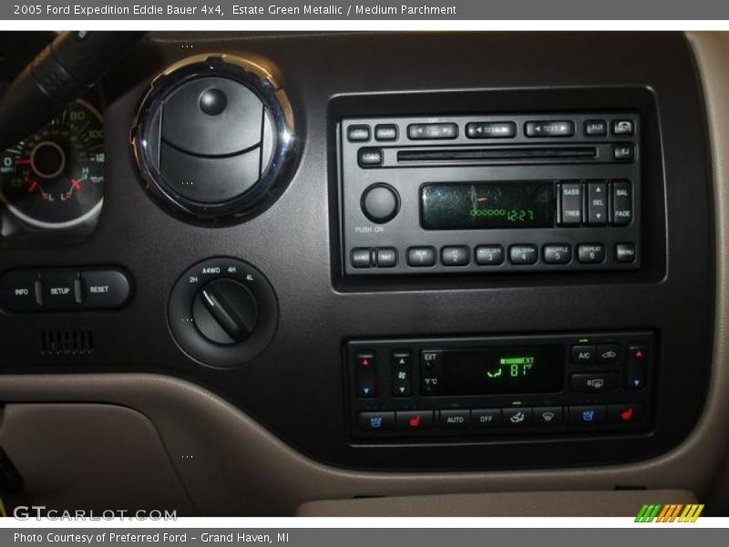Estate Green Metallic / Medium Parchment 2005 Ford Expedition Eddie Bauer 4x4