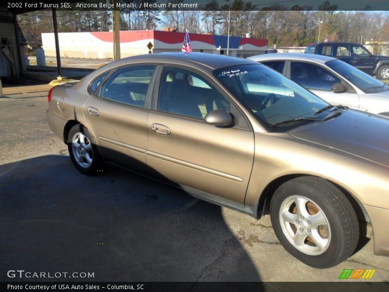 Arizona Beige Metallic / Medium Parchment 2002 Ford Taurus SES