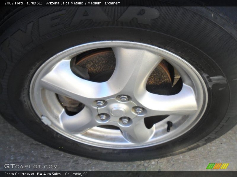 Arizona Beige Metallic / Medium Parchment 2002 Ford Taurus SES