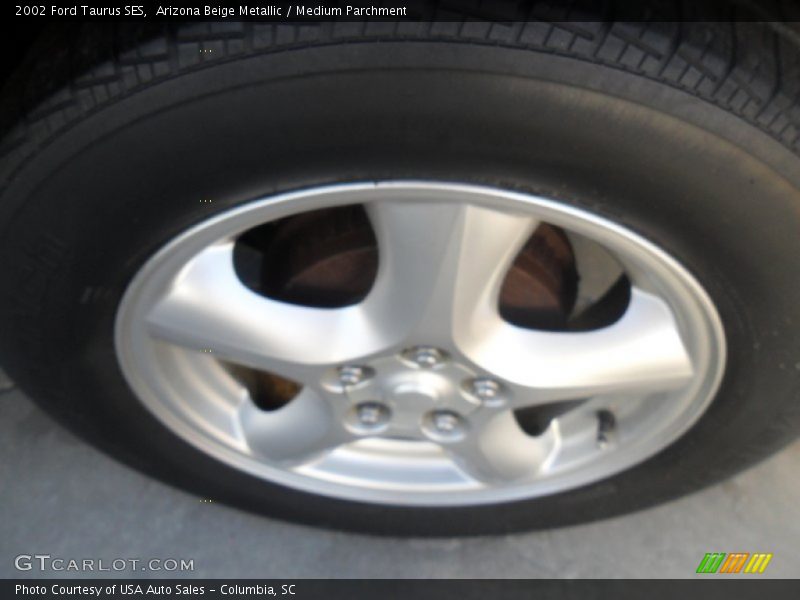 Arizona Beige Metallic / Medium Parchment 2002 Ford Taurus SES