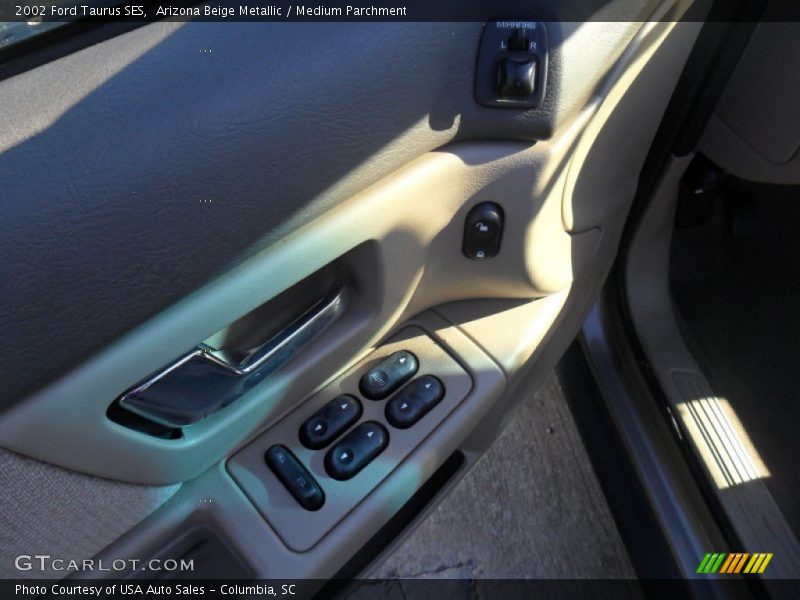 Arizona Beige Metallic / Medium Parchment 2002 Ford Taurus SES