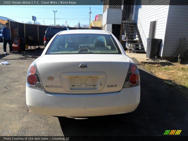 Cloud White / Blond Beige 2002 Nissan Altima 2.5 S