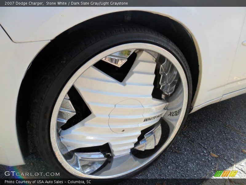 Stone White / Dark Slate Gray/Light Graystone 2007 Dodge Charger
