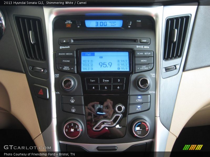 Shimmering White / Camel 2013 Hyundai Sonata GLS