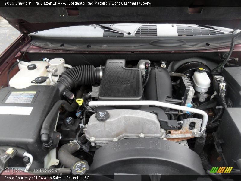 Bordeaux Red Metallic / Light Cashmere/Ebony 2006 Chevrolet TrailBlazer LT 4x4