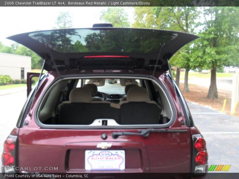 Bordeaux Red Metallic / Light Cashmere/Ebony 2006 Chevrolet TrailBlazer LT 4x4