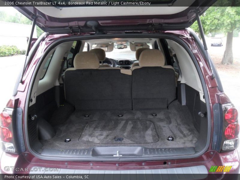 Bordeaux Red Metallic / Light Cashmere/Ebony 2006 Chevrolet TrailBlazer LT 4x4