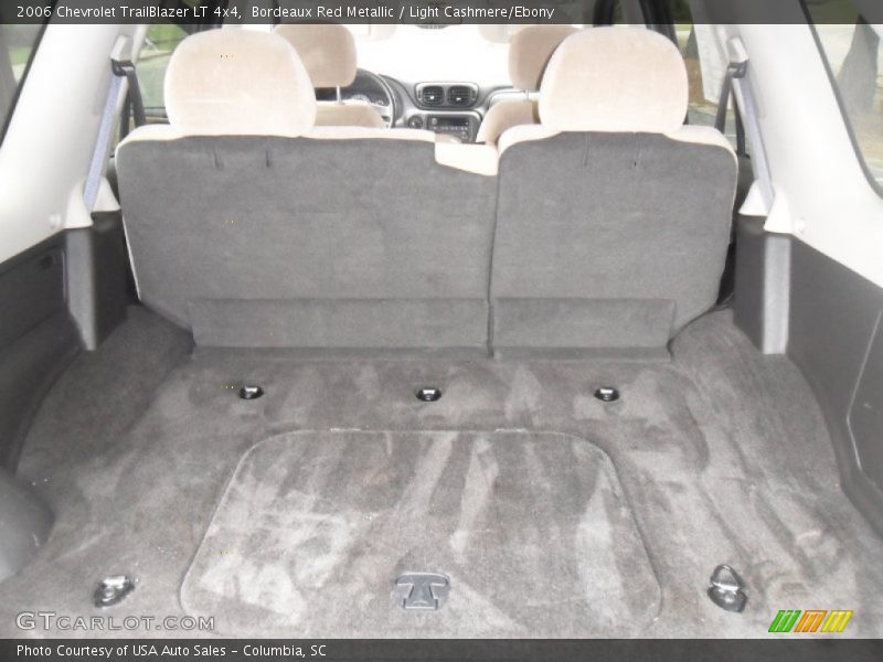 Bordeaux Red Metallic / Light Cashmere/Ebony 2006 Chevrolet TrailBlazer LT 4x4