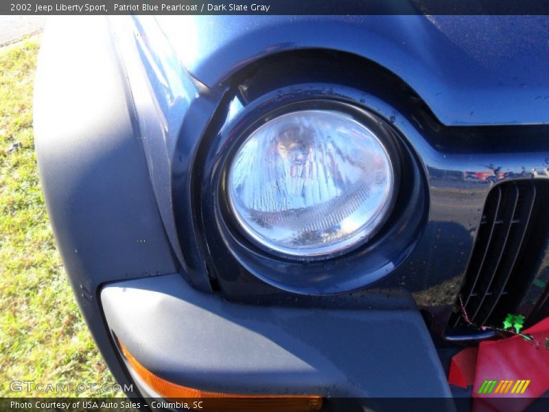 Patriot Blue Pearlcoat / Dark Slate Gray 2002 Jeep Liberty Sport