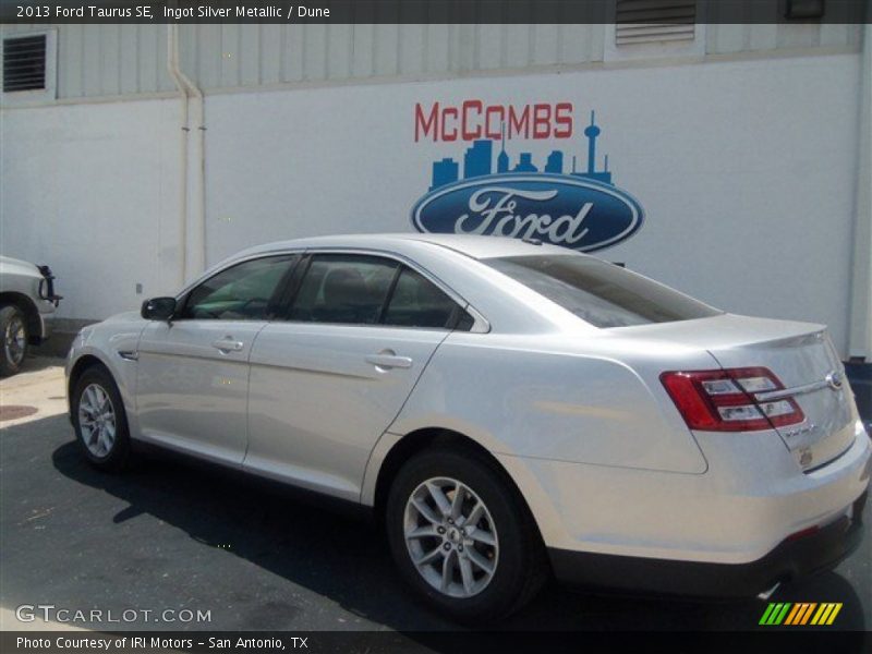 Ingot Silver Metallic / Dune 2013 Ford Taurus SE
