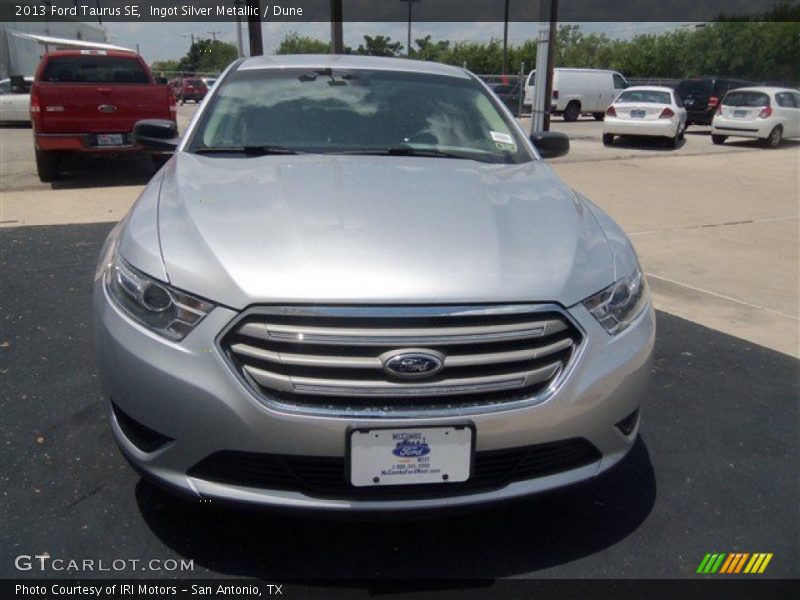 Ingot Silver Metallic / Dune 2013 Ford Taurus SE