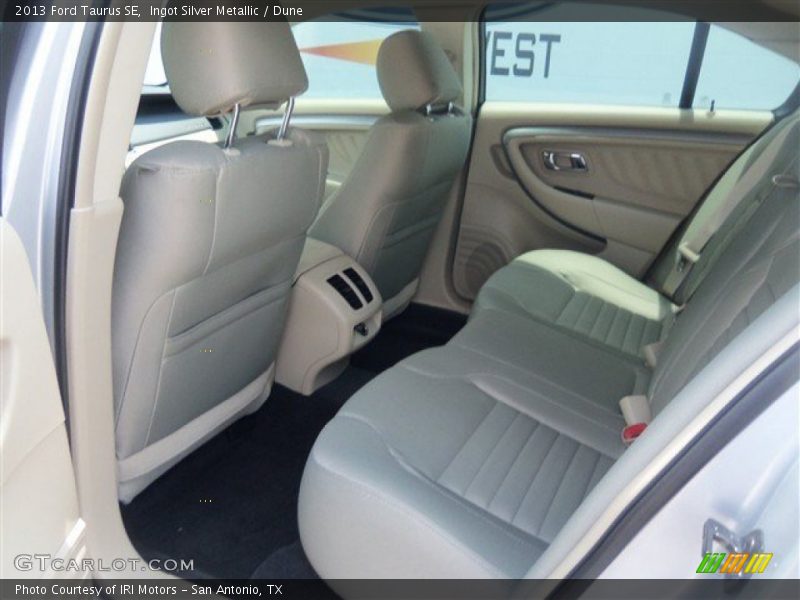 Ingot Silver Metallic / Dune 2013 Ford Taurus SE