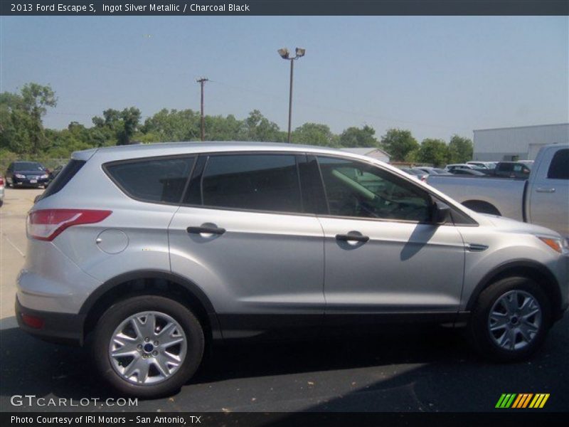 Ingot Silver Metallic / Charcoal Black 2013 Ford Escape S