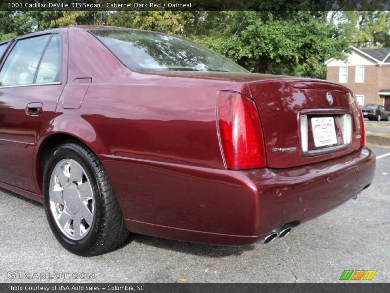 Cabernet Dark Red / Oatmeal 2001 Cadillac DeVille DTS Sedan