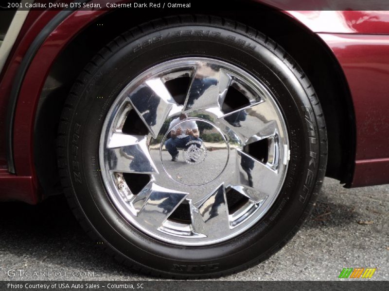 Cabernet Dark Red / Oatmeal 2001 Cadillac DeVille DTS Sedan