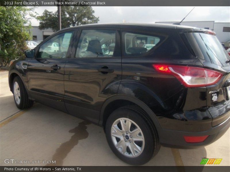 Tuxedo Black Metallic / Charcoal Black 2013 Ford Escape S