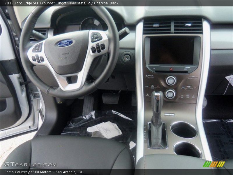 Dashboard of 2013 Edge SEL EcoBoost