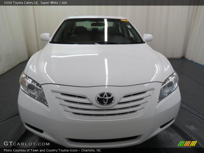 Super White / Ash 2009 Toyota Camry LE