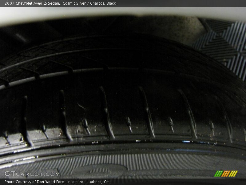 Cosmic Silver / Charcoal Black 2007 Chevrolet Aveo LS Sedan