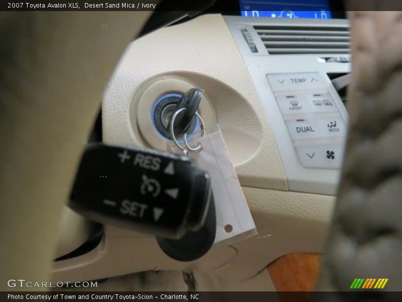 Desert Sand Mica / Ivory 2007 Toyota Avalon XLS